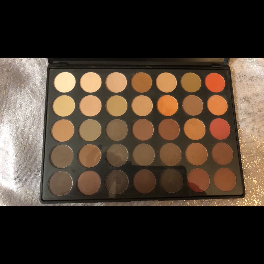 Morphe 35 OS (Shimmer) and 35 OM (Matte) Eyeshadow - Picture 6 of 8